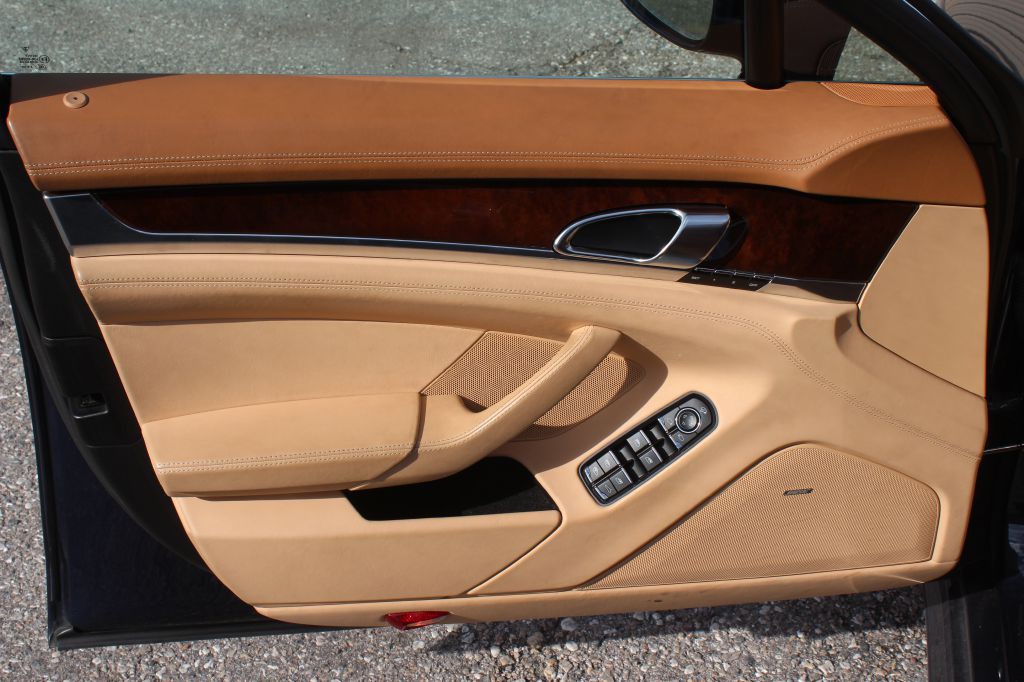 2011 Porsche Panamera Image 10