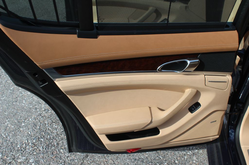 2011 Porsche Panamera Image 13