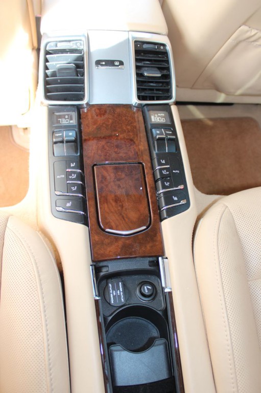 2011 Porsche Panamera Image 14