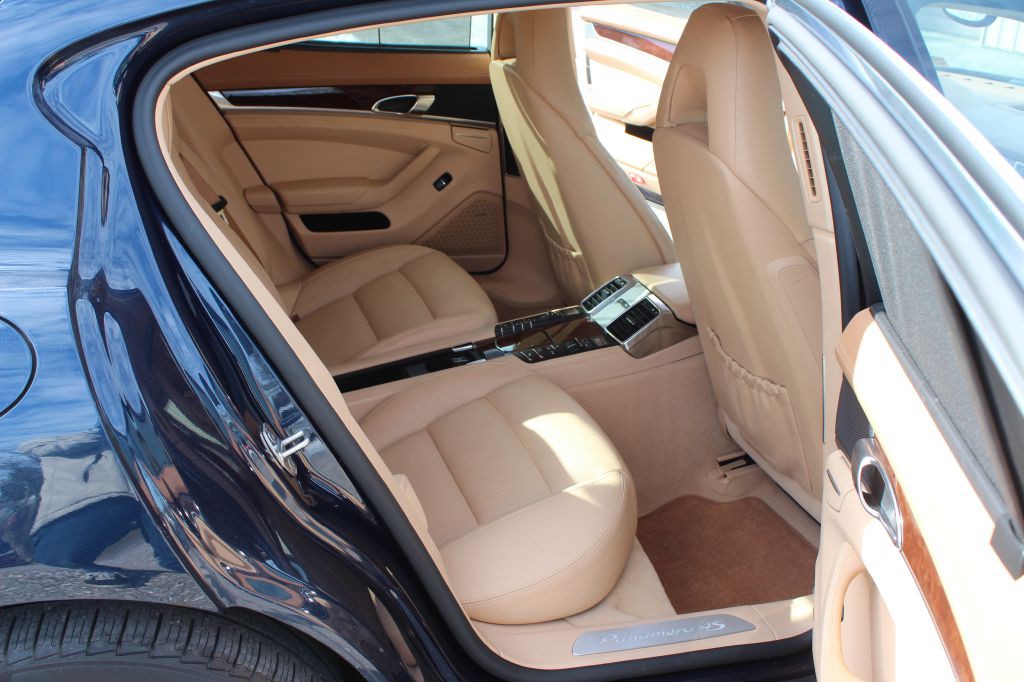 2011 Porsche Panamera Image 15