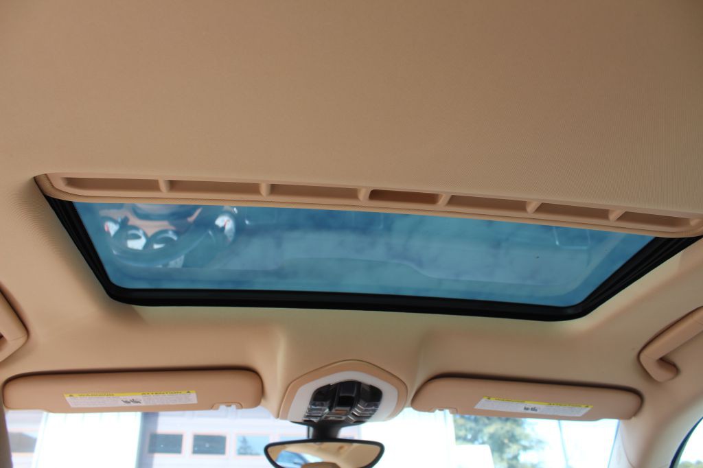 2011 Porsche Panamera Image 19