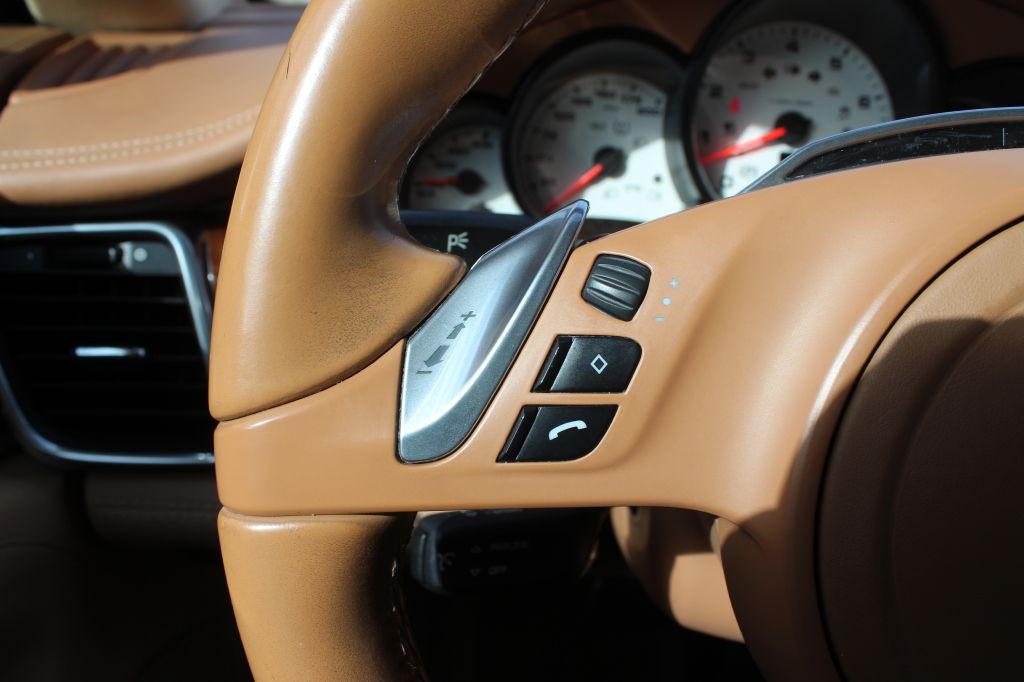 2011 Porsche Panamera Image 23