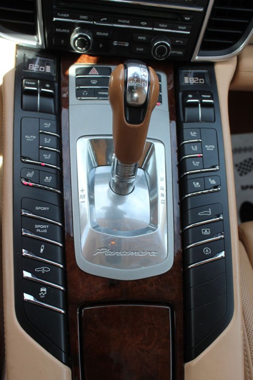 2011 Porsche Panamera Image 29