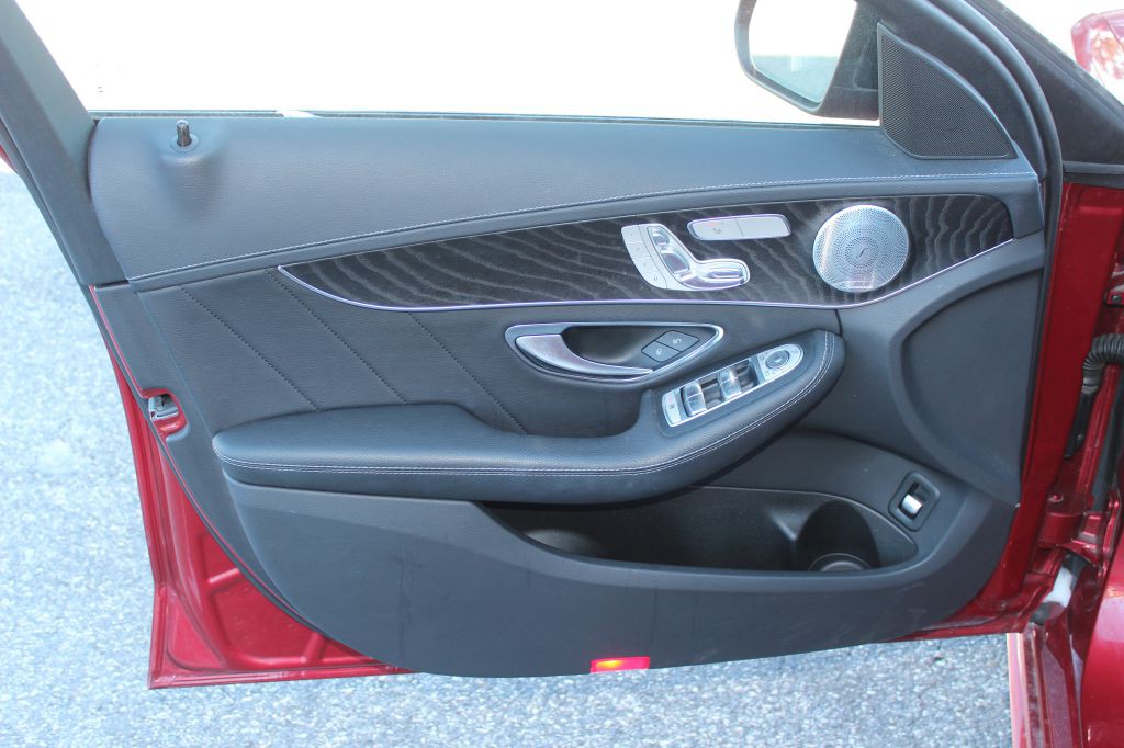 2016 Mercedes-Benz C-Class Image 10