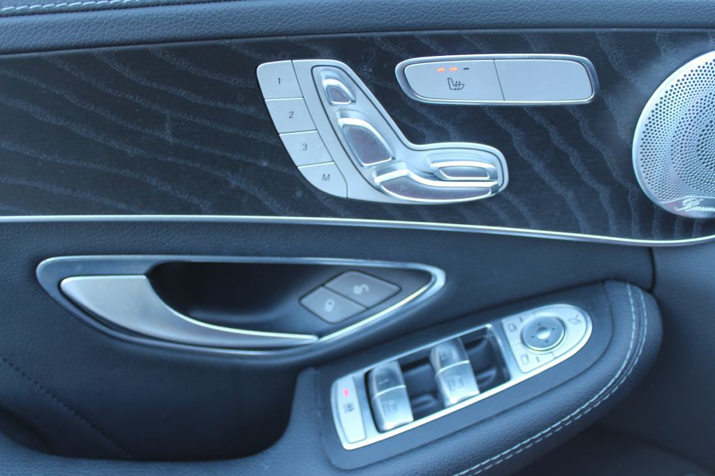 2016 Mercedes-Benz C-Class Image 11