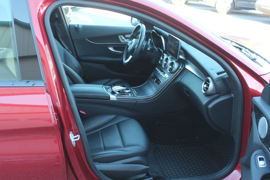 2016 Mercedes-Benz C-Class Image 16