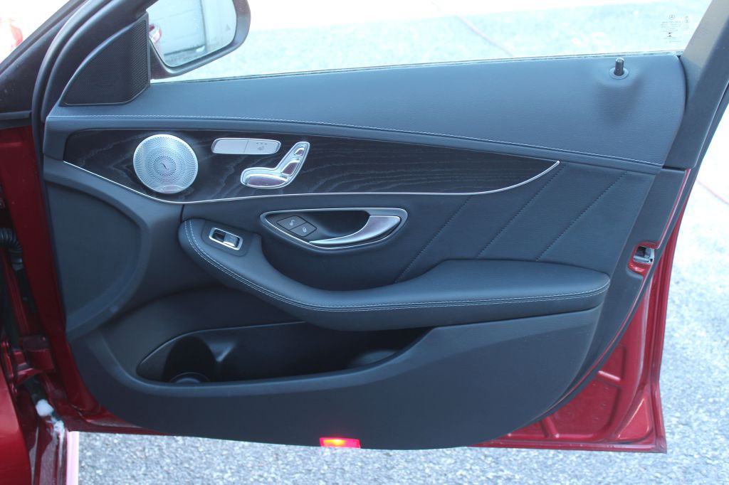 2016 Mercedes-Benz C-Class Image 17