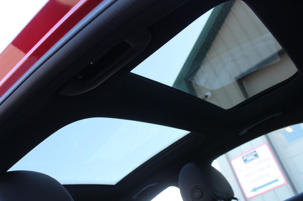 2016 Mercedes-Benz C-Class Image 19