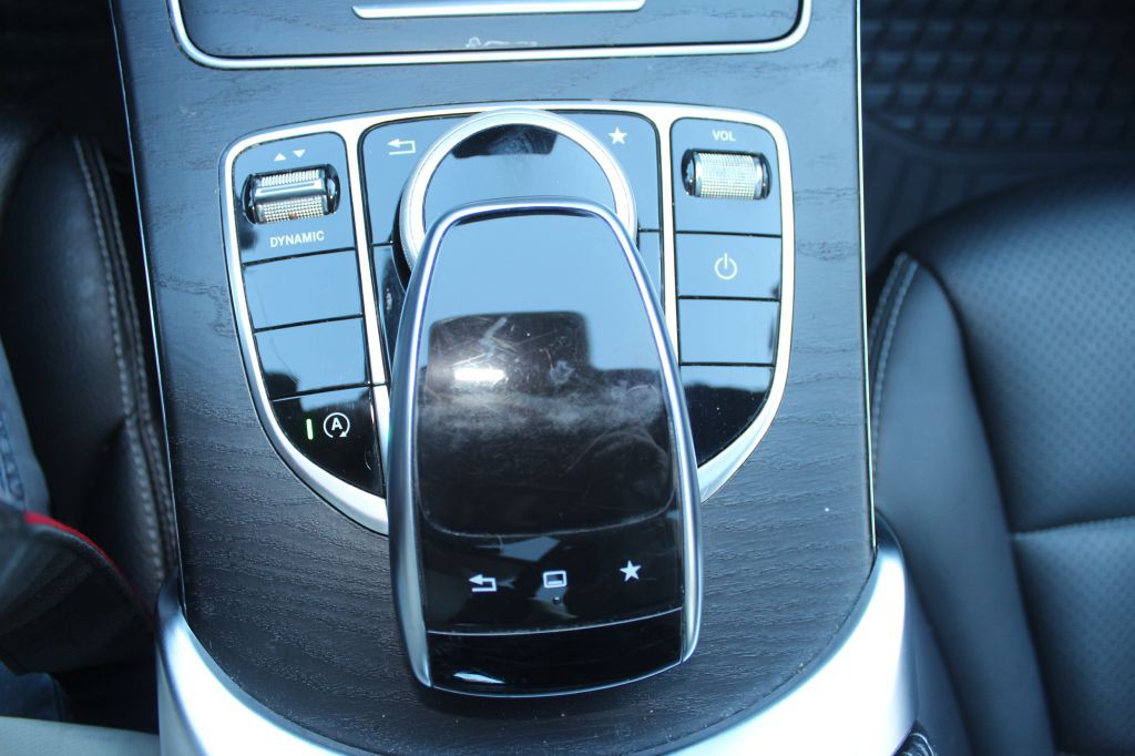 2016 Mercedes-Benz C-Class Image 25