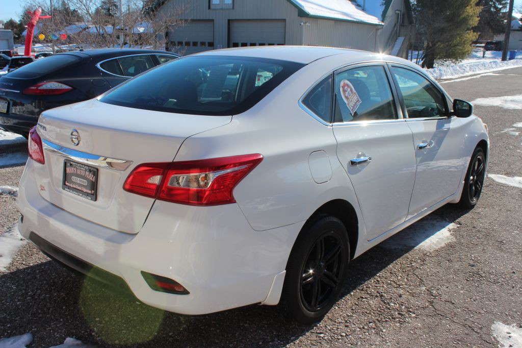 2017 Nissan Sentra Image 5
