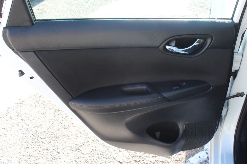 2017 Nissan Sentra Image 13