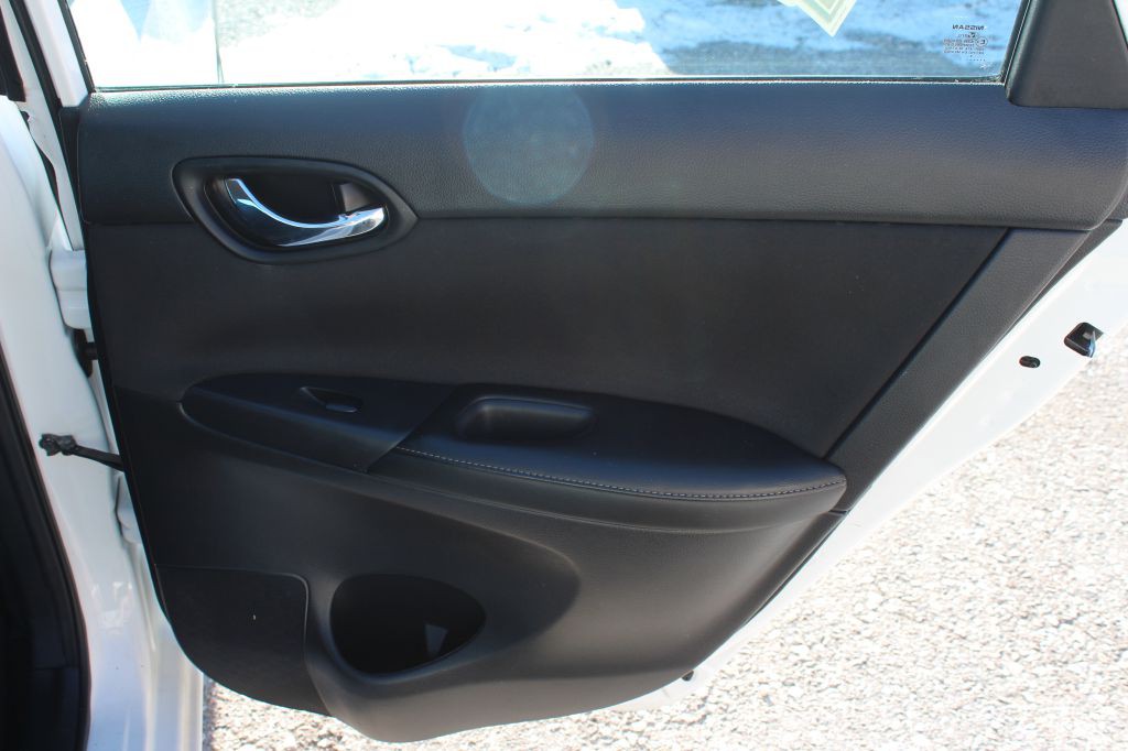 2017 Nissan Sentra Image 15