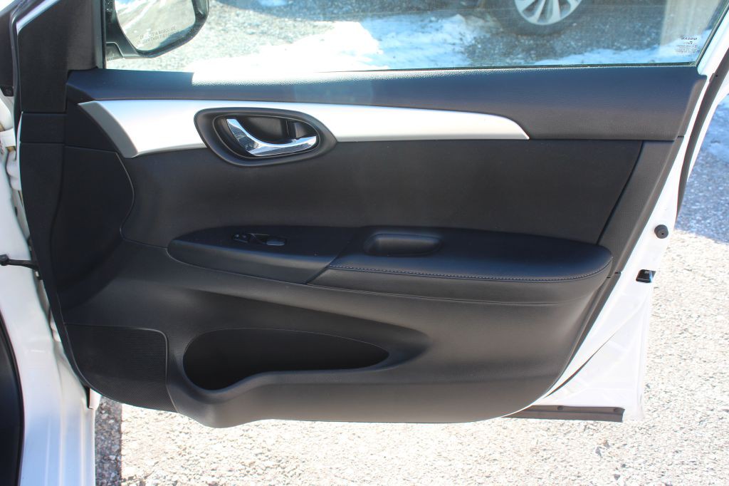 2017 Nissan Sentra Image 17