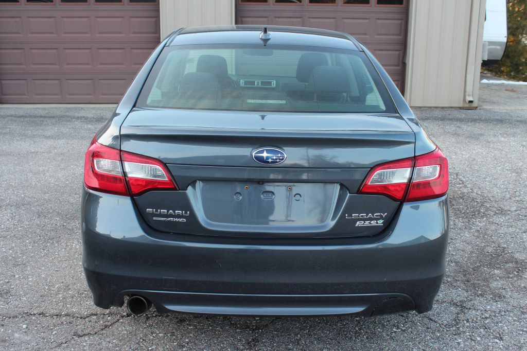 2017 Subaru Legacy Image 6