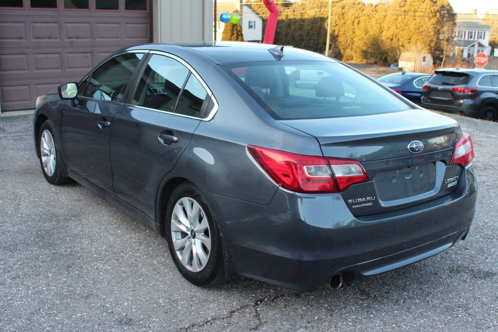 2017 Subaru Legacy Image 7