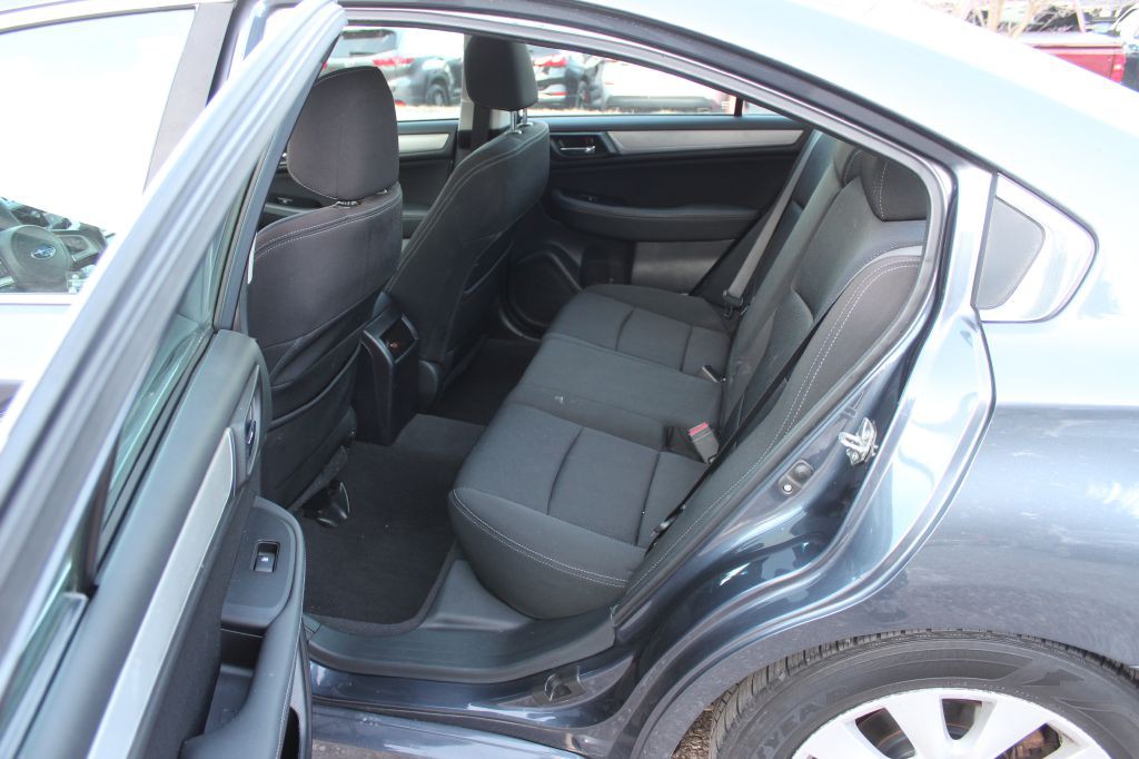 2017 Subaru Legacy Image 12