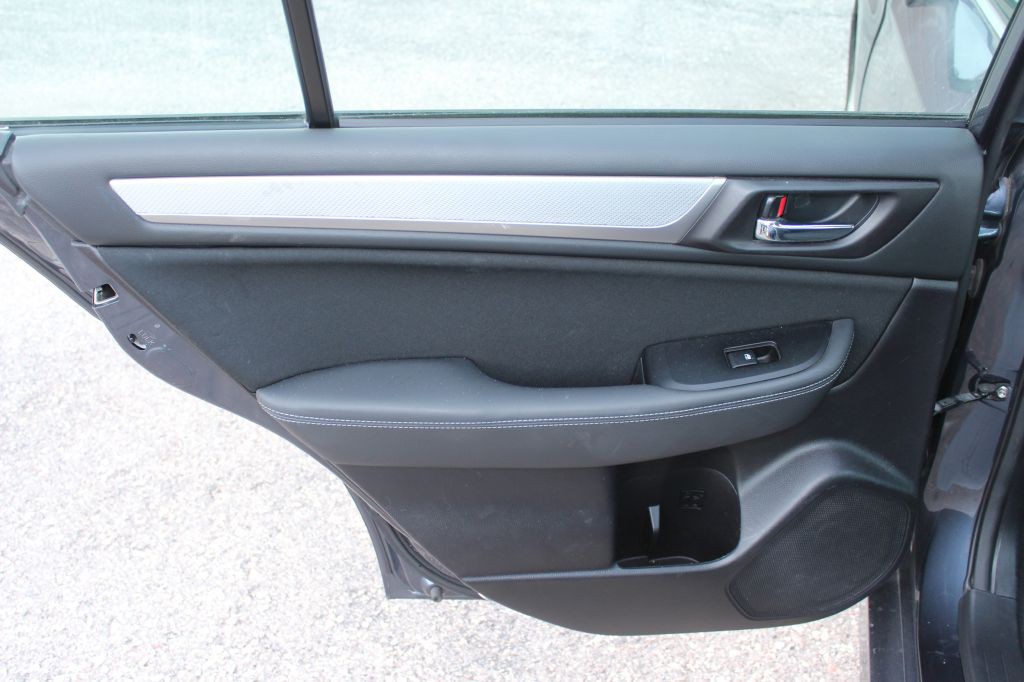 2017 Subaru Legacy Image 13