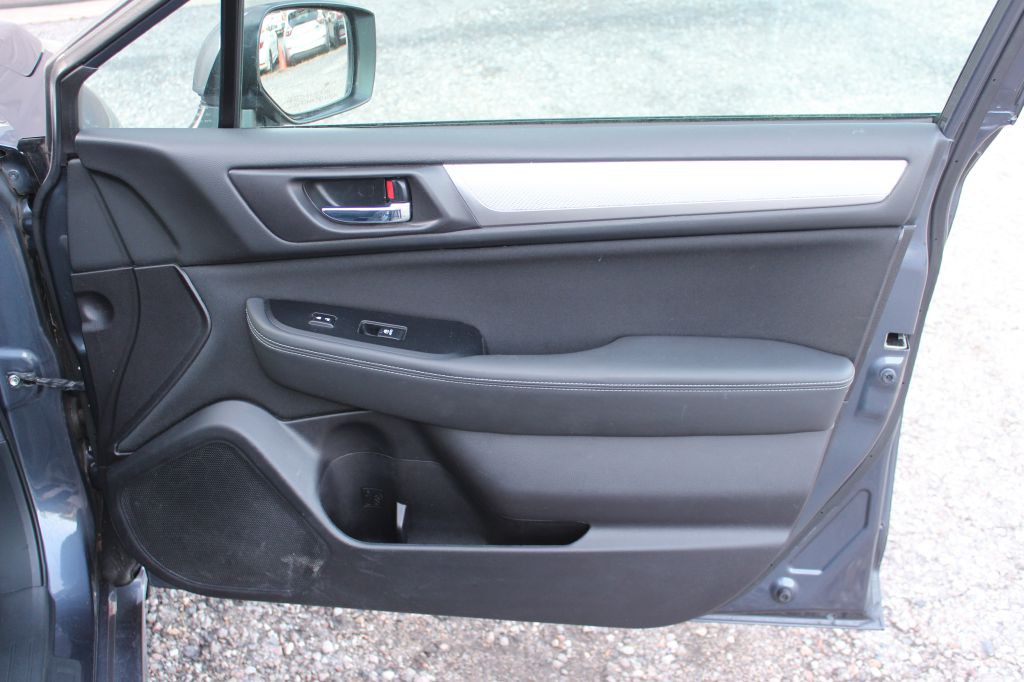 2017 Subaru Legacy Image 17