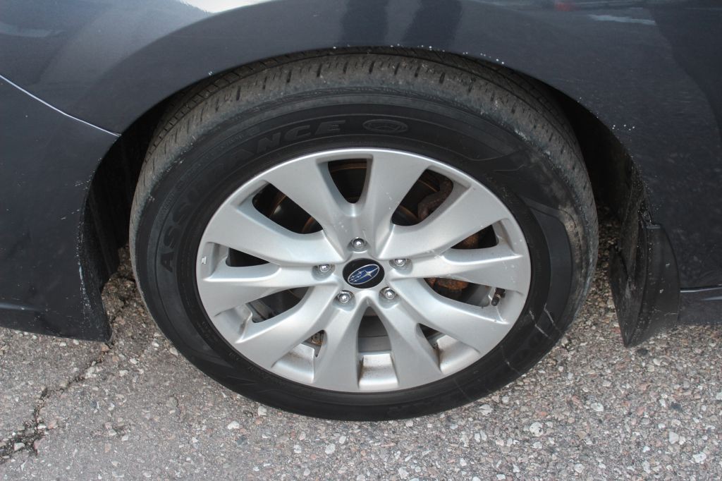 2017 Subaru Legacy Image 28