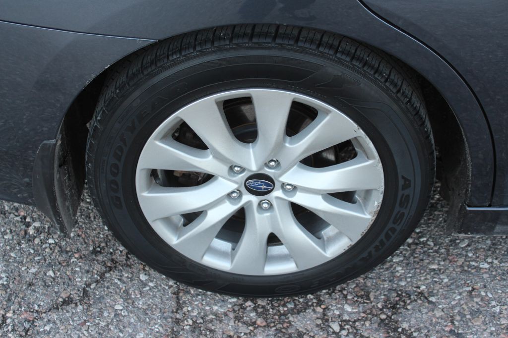 2017 Subaru Legacy Image 30