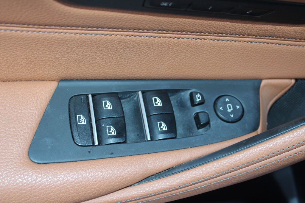 2018 BMW 5 Series Image 11