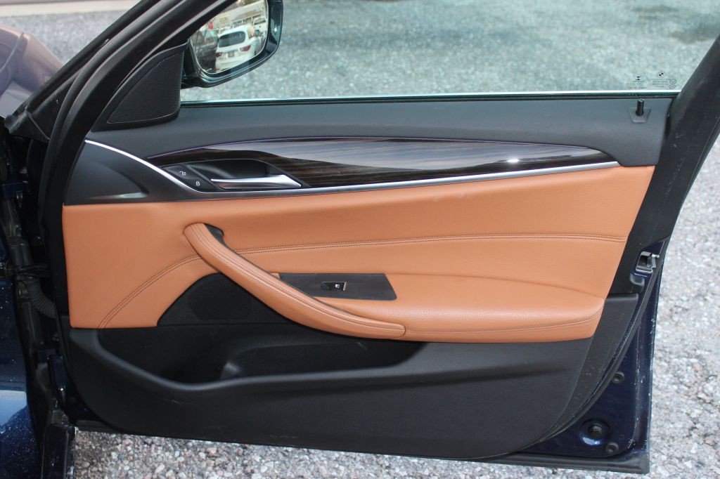 2018 BMW 5 Series Image 17