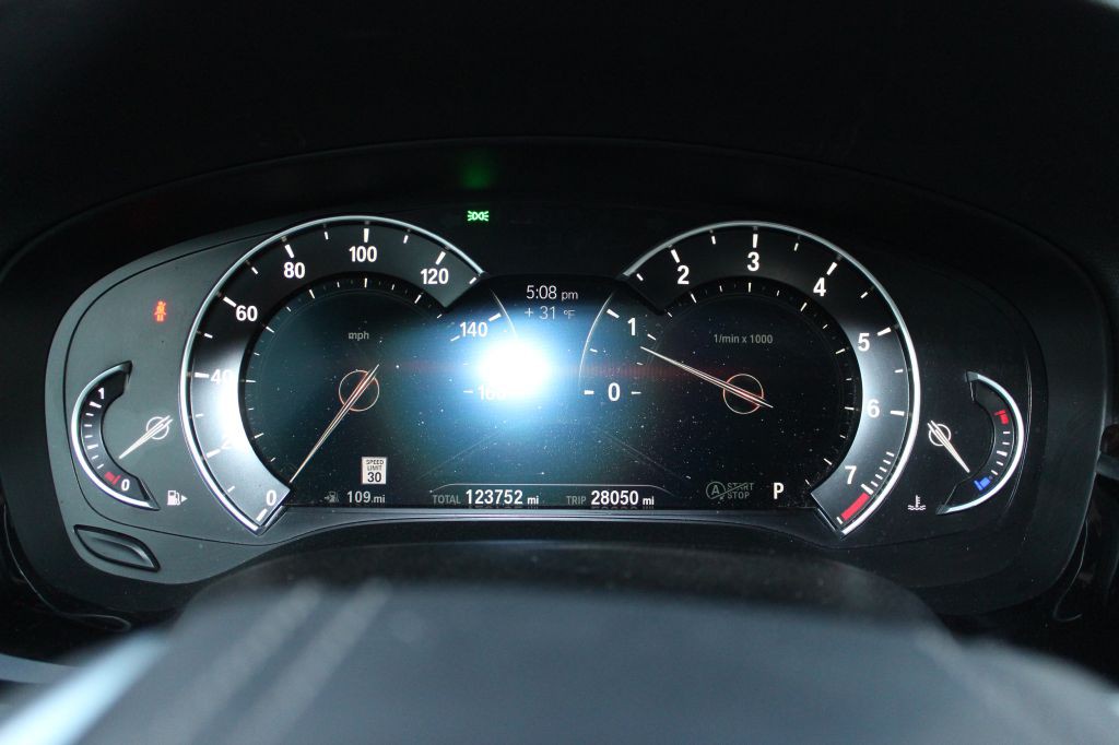 2018 BMW 5 Series Image 24