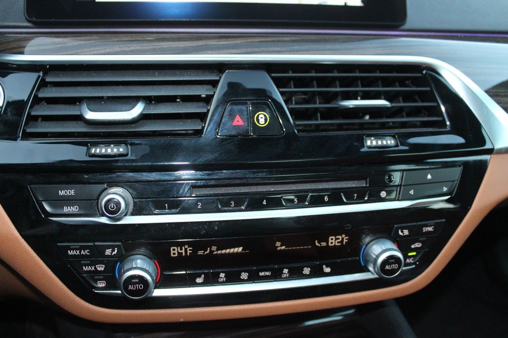 2018 BMW 5 Series Image 27