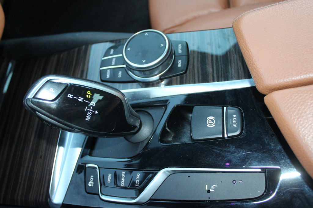 2018 BMW 5 Series Image 28