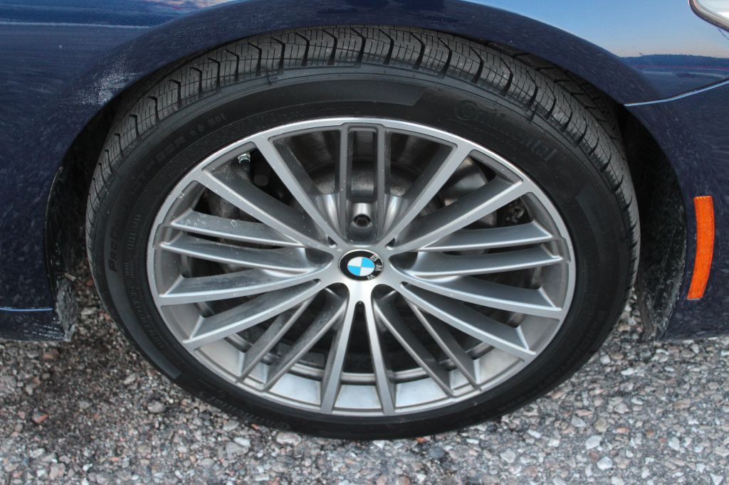 2018 BMW 5 Series Image 31