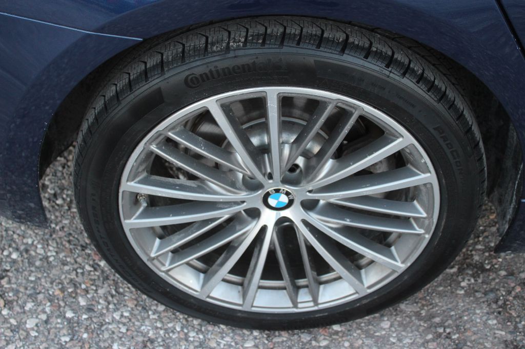 2018 BMW 5 Series Image 32