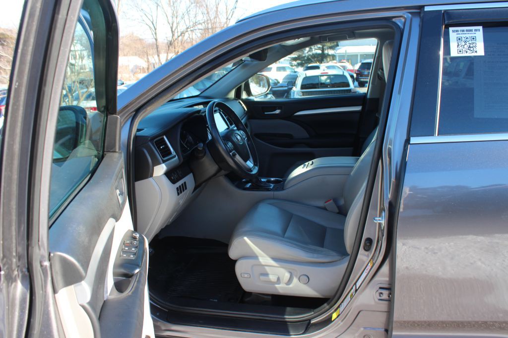 2018 Toyota Highlander Image 9