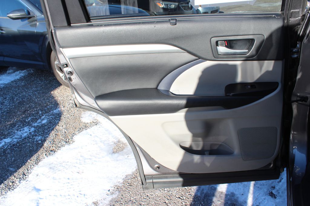 2018 Toyota Highlander Image 13