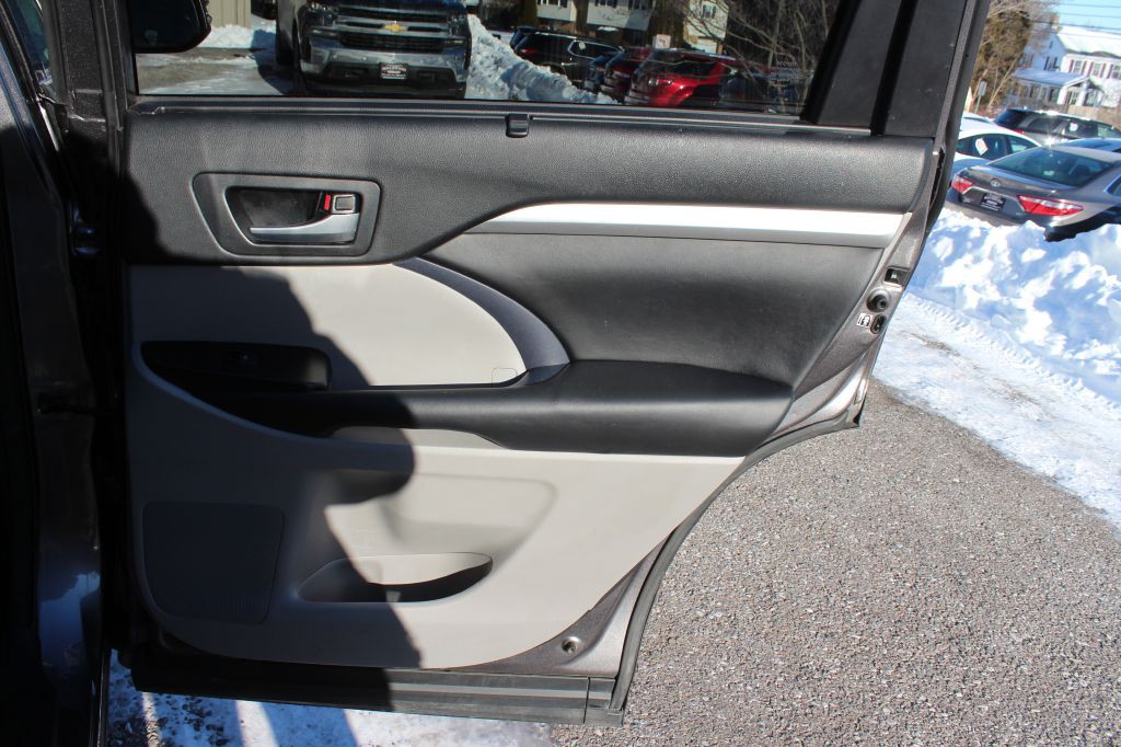 2018 Toyota Highlander Image 15