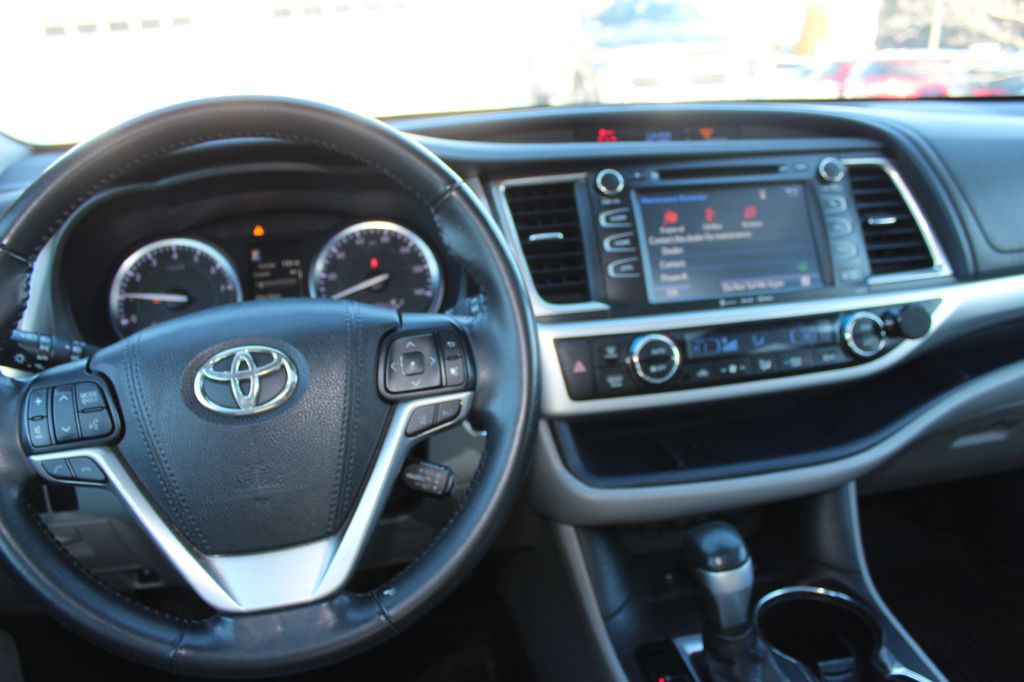 2018 Toyota Highlander Image 19