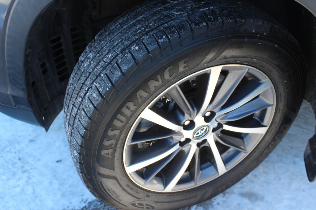 2018 Toyota Highlander Image 28