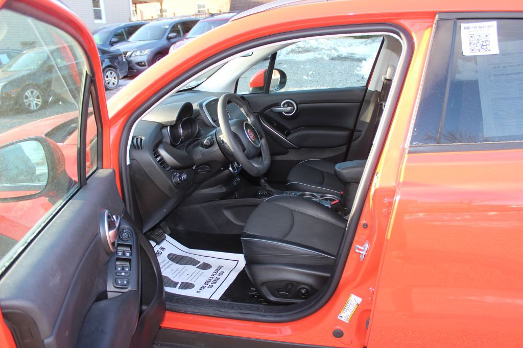 2018 FIAT 500 Image 9