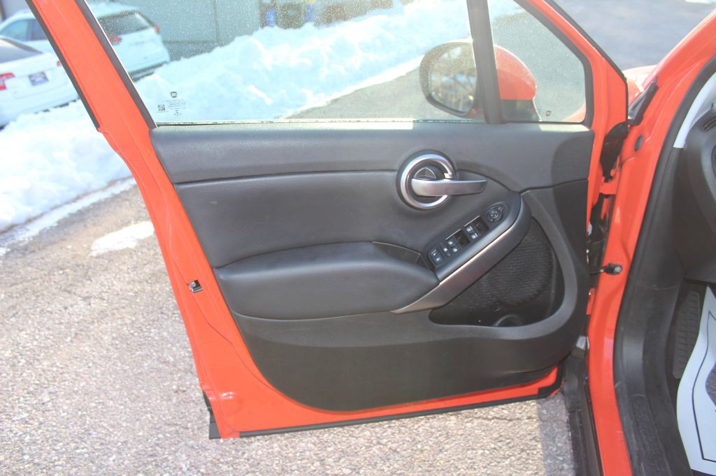 2018 FIAT 500 Image 10