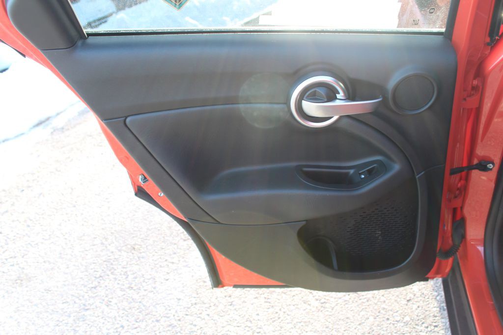 2018 FIAT 500 Image 13