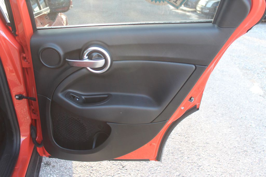 2018 FIAT 500 Image 15