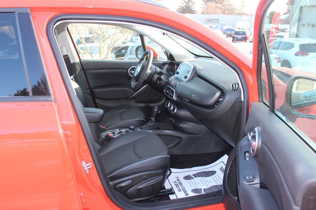 2018 FIAT 500 Image 16