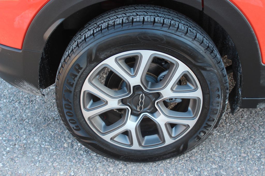 2018 FIAT 500 Image 27