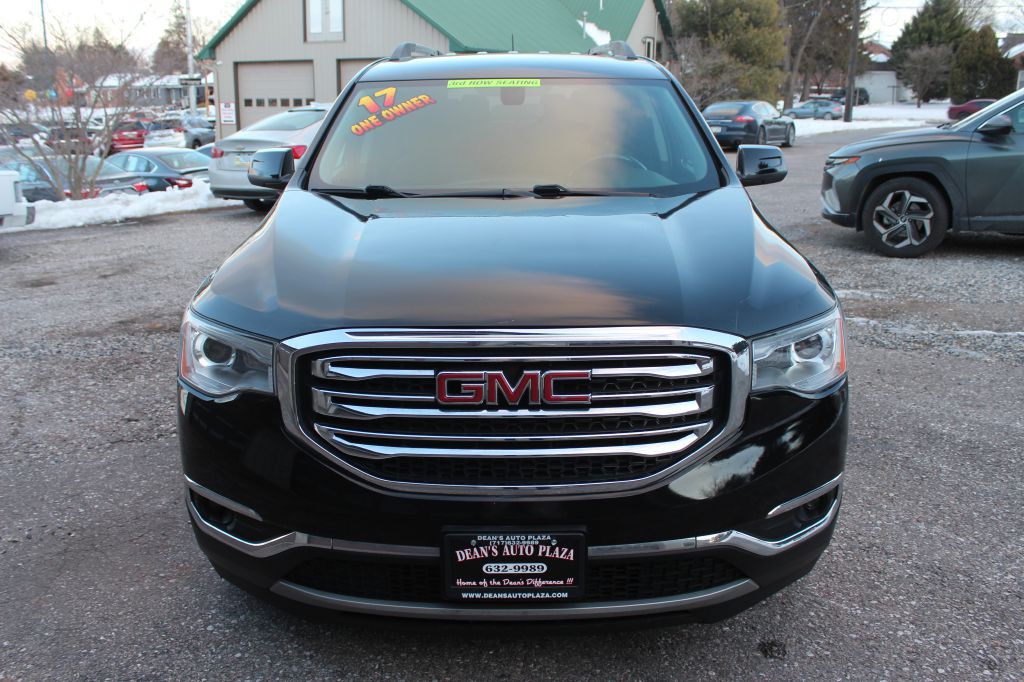 2017 GMC Acadia Image 2