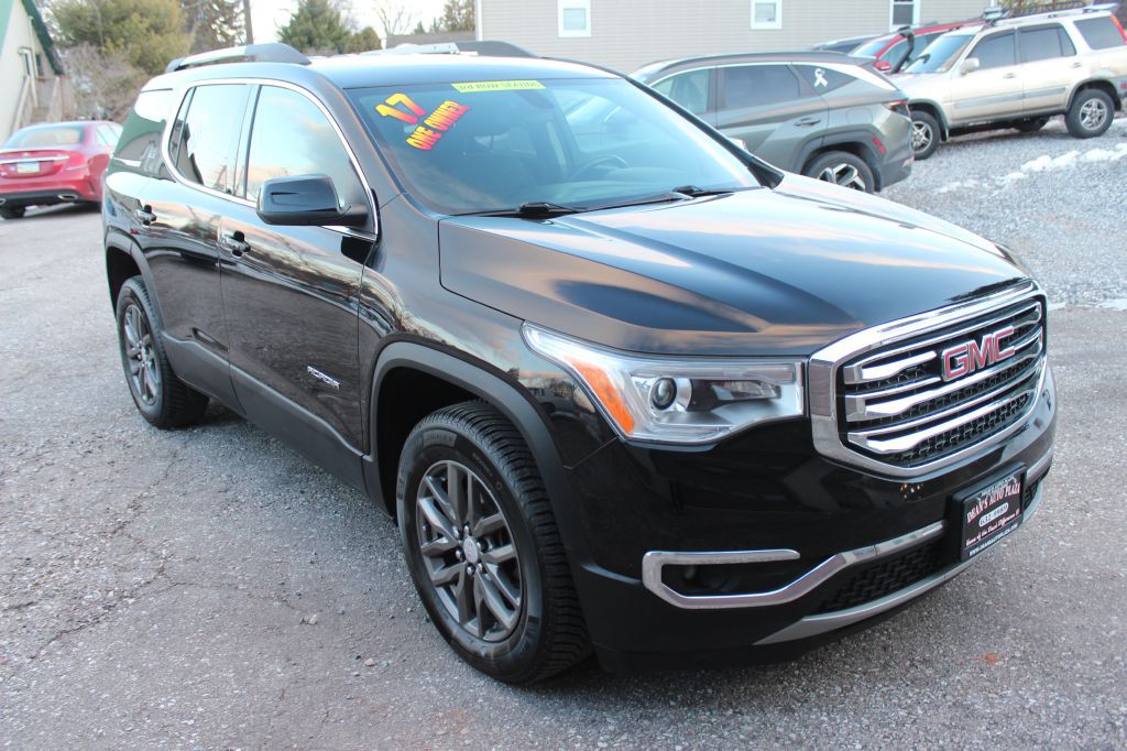 2017 GMC Acadia Image 3