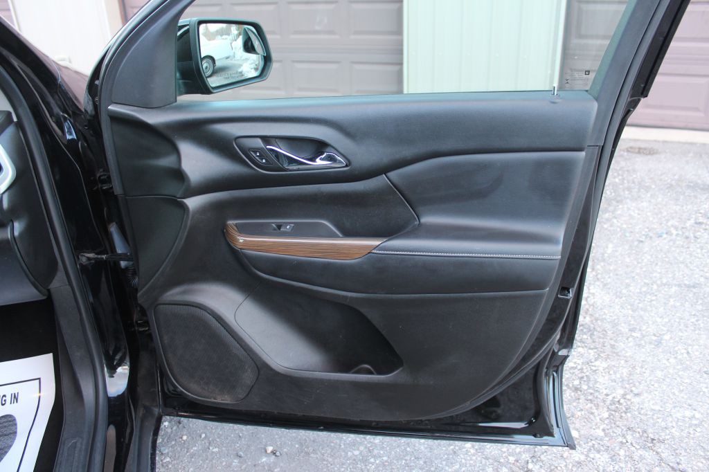 2017 GMC Acadia Image 19