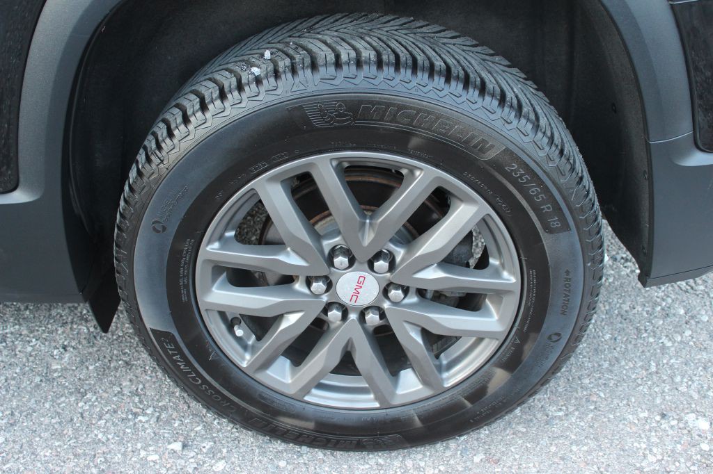 2017 GMC Acadia Image 30