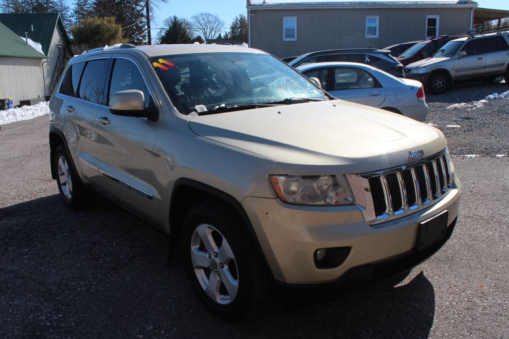 2011 Jeep Grand Cherokee Image 3