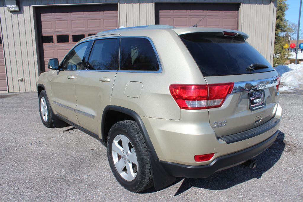 2011 Jeep Grand Cherokee Image 7
