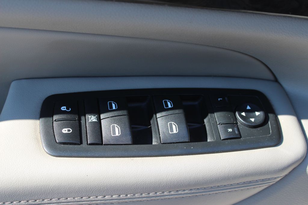 2011 Jeep Grand Cherokee Image 11