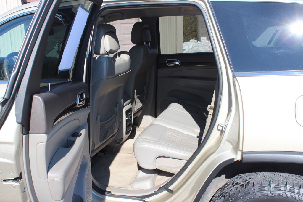 2011 Jeep Grand Cherokee Image 12